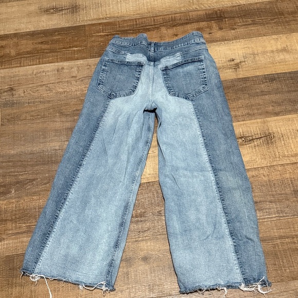 GAP Two-Tone Blue Flare Jeans - Picture 7 of 7